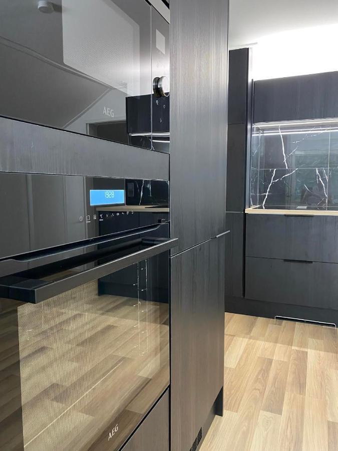 Апартаменты Luxury - Sauna With Star Lights - Wifi&Parking Рованиеми Экстерьер фото